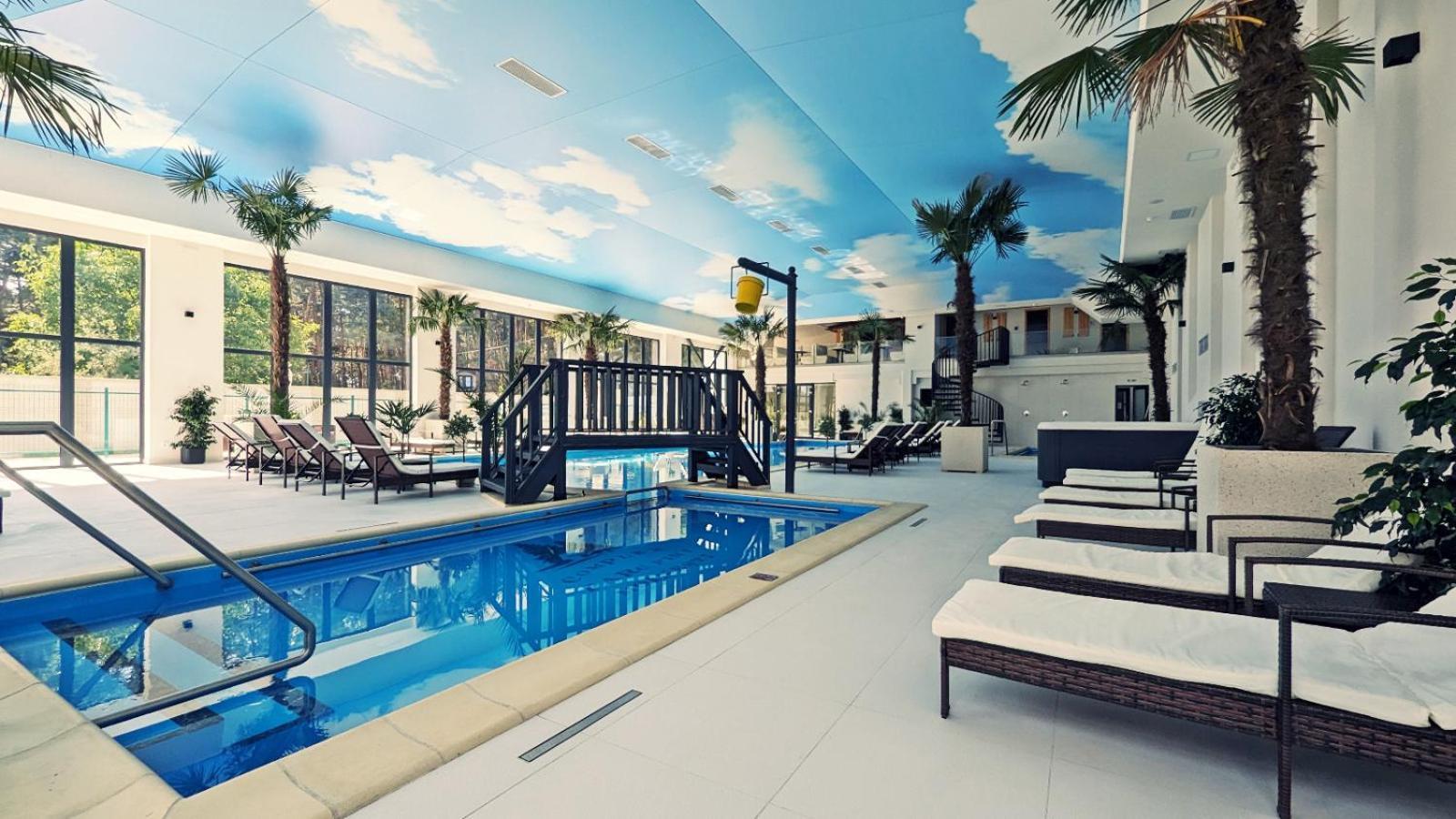 Hotel Complex Parc Pini Moineşti Exterior foto